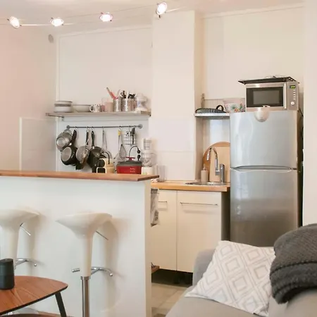 Апартаменты Charming Design Apt Near The Louvre Париж