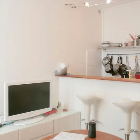 Апартаменты Charming Design Apt Near The Louvre *